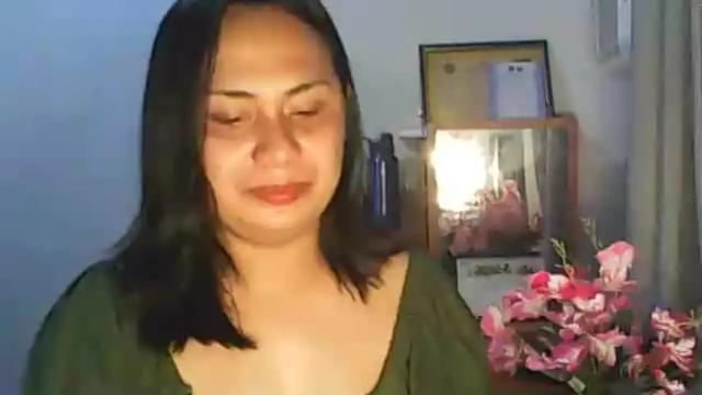 Image 11 of xqueen_beatricex Stream on Chaturbate on 17 months ago