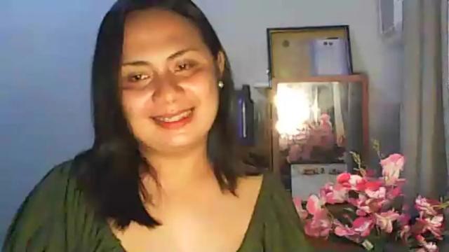 Image 12 of xqueen_beatricex Stream on Chaturbate on 17 months ago