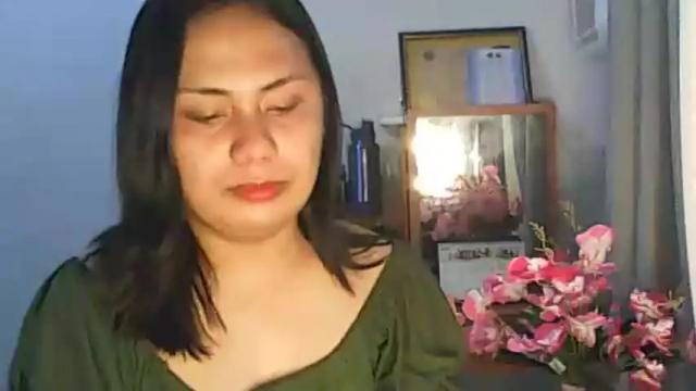 Image 3 of xqueen_beatricex Stream on Chaturbate on 17 months ago