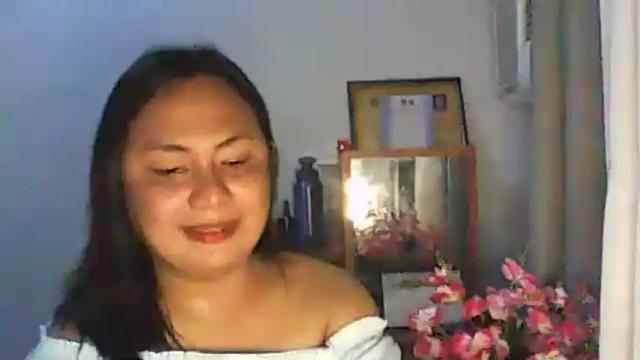 Image 6 of xqueen_beatricex Stream on Chaturbate on 17 months ago