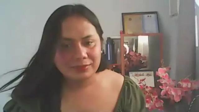 Image 3 of xqueen_beatricex Stream on Chaturbate on 17 months ago