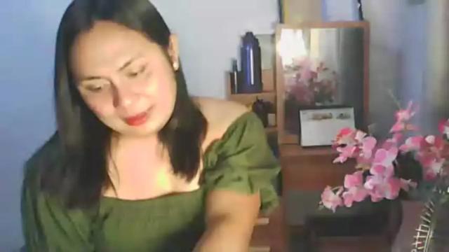 Image 8 of xqueen_beatricex Stream on Chaturbate on 16 months ago