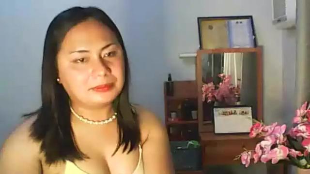 Image 10 of xqueen_beatricex Stream on Chaturbate on 16 months ago