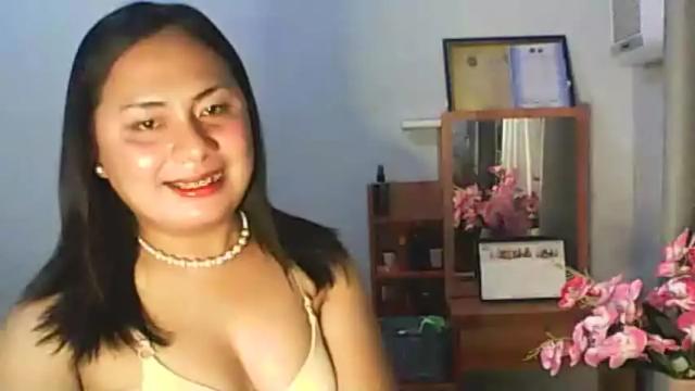 Image 11 of xqueen_beatricex Stream on Chaturbate on 16 months ago