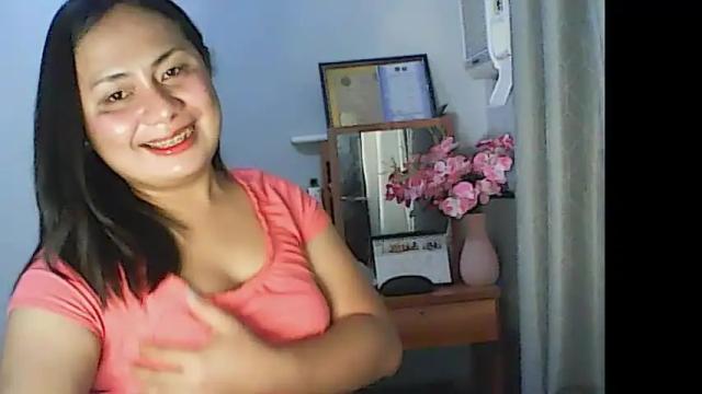 Image 12 of xqueen_beatricex Stream on Chaturbate on 16 months ago