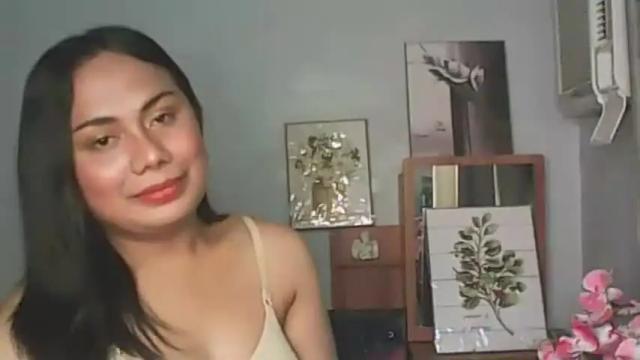 Image 12 of xqueen_beatricex Stream on Chaturbate on 14 months ago