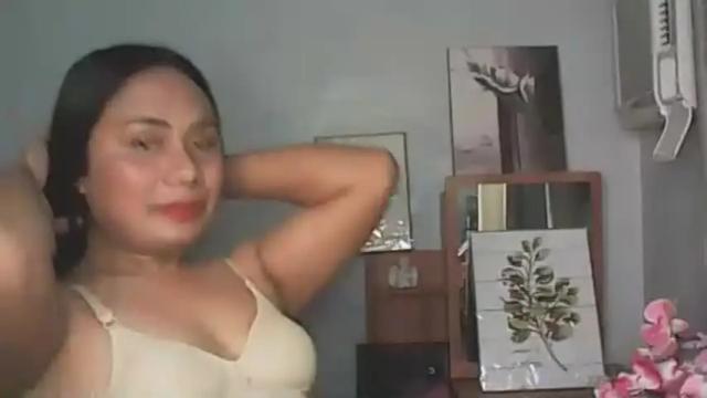 Image 7 of xqueen_beatricex Stream on Chaturbate on 14 months ago