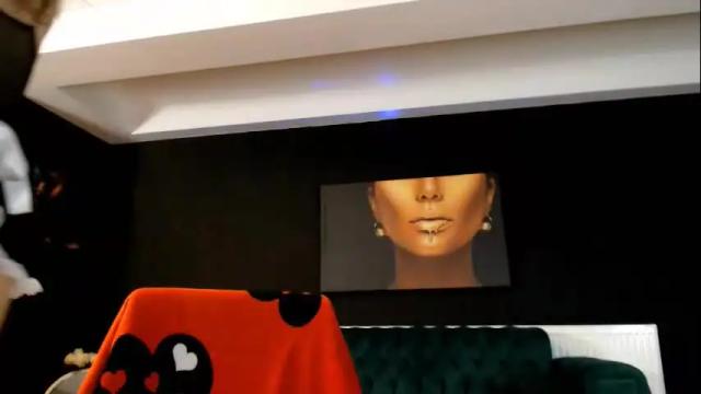 Image 6 of xrenata_blue Stream on Chaturbate on 14 days ago