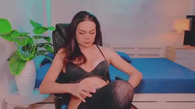 Image 4 of xseductivemichellex Stream on Chaturbate on 12 months ago