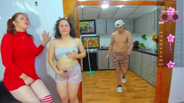 Image 12 of xsexs_girlsx Stream on Chaturbate on 12 months ago