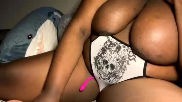 Image 2 of xunrichkitschbitchx Stream on Chaturbate on 16 months ago