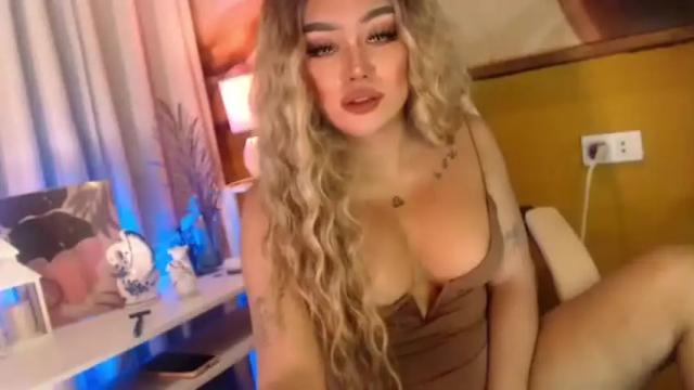 Image 2 of xxcumcatcherxx Stream on Chaturbate on 15 months ago