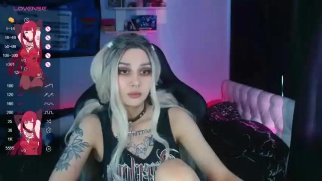 Image 12 of xxhevynxkira Stream on Chaturbate on 16 months ago