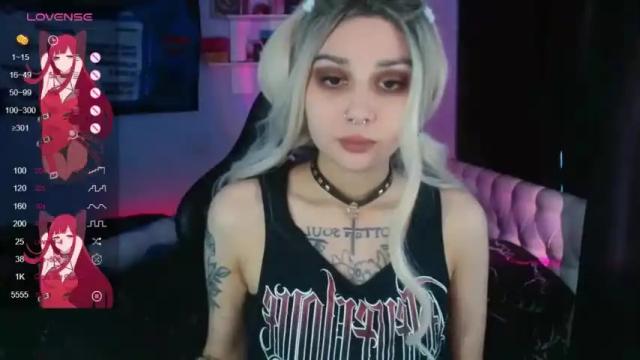 Image 6 of xxhevynxkira Stream on Chaturbate on 16 months ago