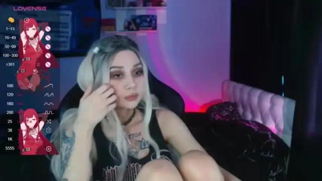 Image 8 of xxhevynxkira Stream on Chaturbate on 16 months ago