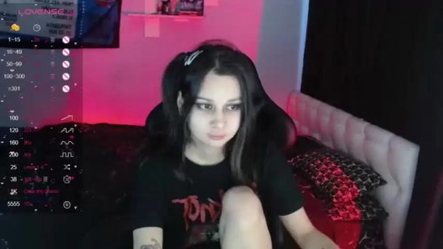 Image 6 of xxhevynxkira Stream on Chaturbate on 16 months ago