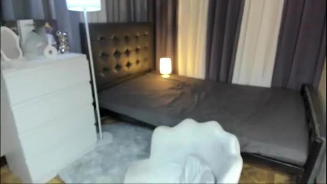 Image 3 of xxjasminfoxxx Stream on Chaturbate on 2 months ago