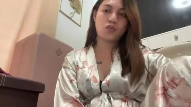 Thumbnail 1, xxjulielovesyouxx's Stream at Chaturbate, 13 months ago