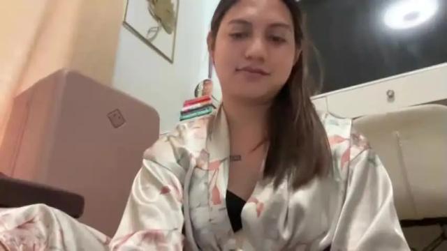 Thumbnail 2, xxjulielovesyouxx's Stream at Chaturbate, 13 months ago