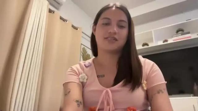 Thumbnail 3, xxjulielovesyouxx's Stream at Chaturbate, 13 months ago