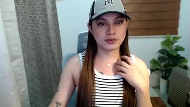 Image 2 of xxjulielovesyouxx Stream on Chaturbate on 1 month ago