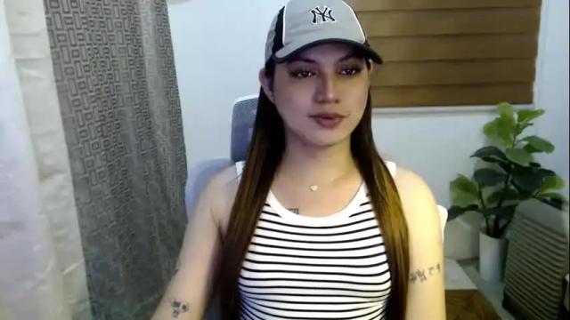 Image 3 of xxjulielovesyouxx Stream on Chaturbate on 1 month ago