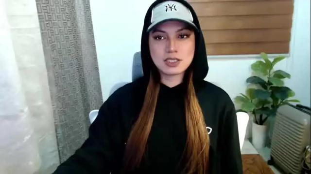 Image 8 of xxjulielovesyouxx Stream on Chaturbate on 1 month ago