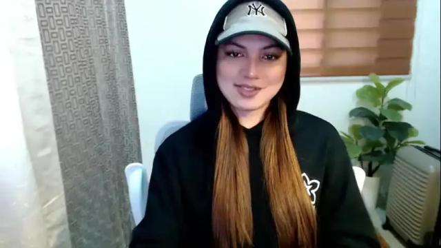 Image 4 of xxjulielovesyouxx Stream on Chaturbate on 1 month ago