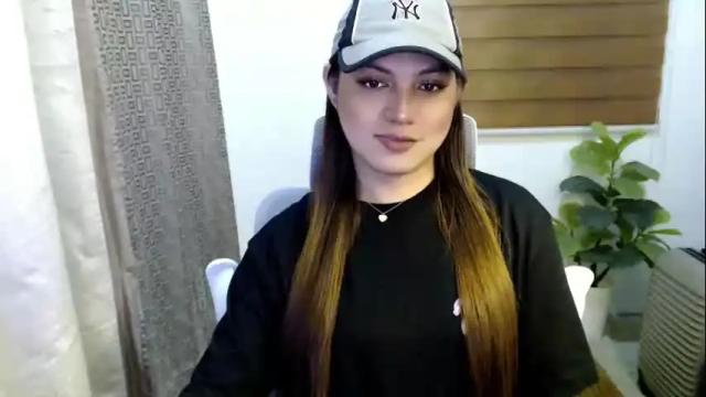Thumbnail 1, xxjulielovesyouxx's Stream at Chaturbate, 1 month ago