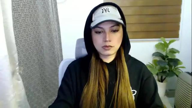 Thumbnail 1, xxjulielovesyouxx's Stream at Chaturbate, 1 month ago
