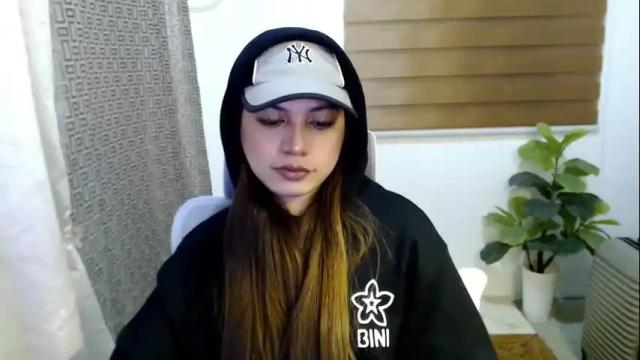 Image 12 of xxjulielovesyouxx Stream on Chaturbate on 1 month ago