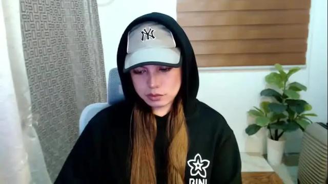 Image 3 of xxjulielovesyouxx Stream on Chaturbate on 1 month ago