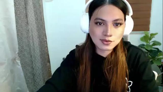 Image 2 of xxjulielovesyouxx Stream on Chaturbate on 1 month ago