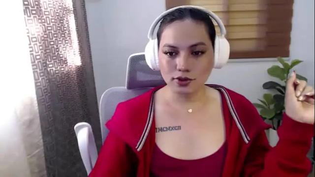 Image 2 of xxjulielovesyouxx Stream on Chaturbate on 1 month ago