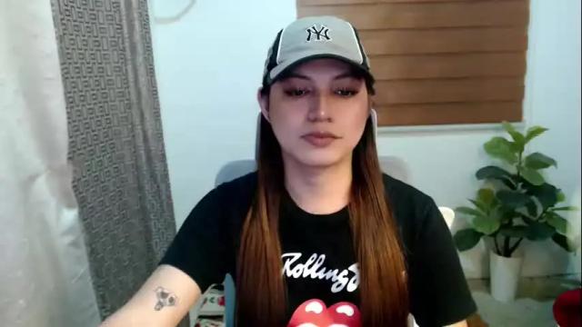 Image 12 of xxjulielovesyouxx Stream on Chaturbate on 1 month ago