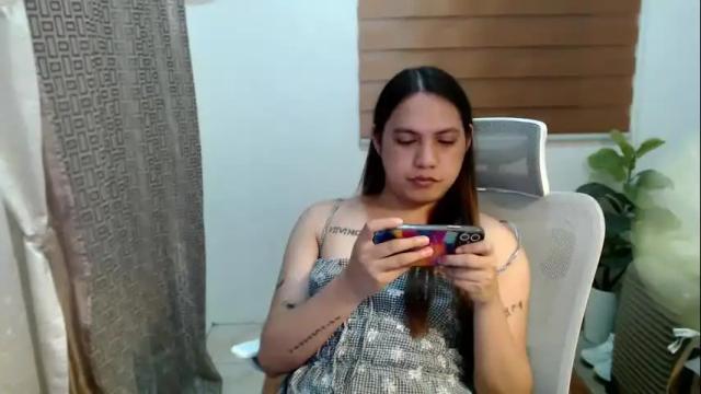 Image 12 of xxjulielovesyouxx Stream on Chaturbate on 16 days ago