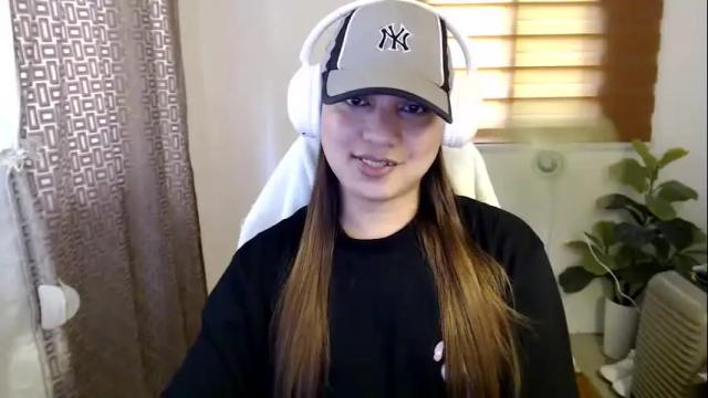 Image 11 of xxjulielovesyouxx Stream on Chaturbate on 13 days ago