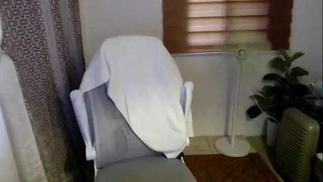 Image 10 of xxjulielovesyouxx Stream on Chaturbate on 5 days ago