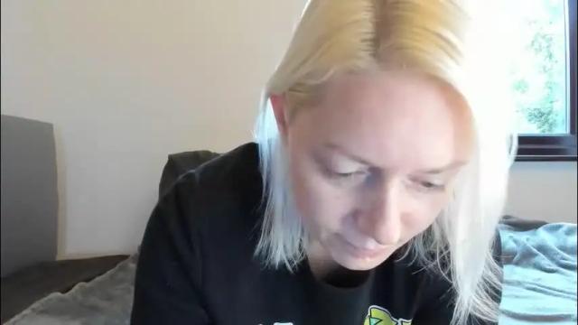 Image 3 of xxkimber_bentonxx Stream on Chaturbate on 2 months ago
