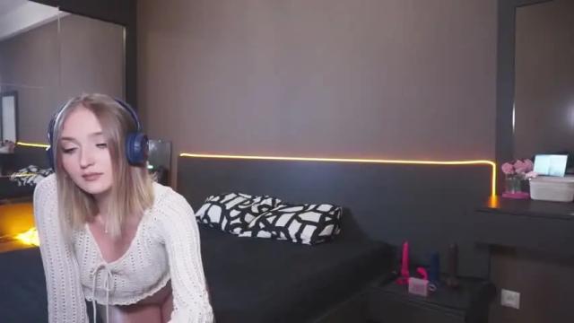 Image 11 of xxlika Stream on Chaturbate on 16 months ago