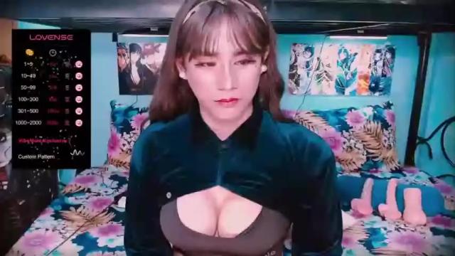 Image 4 of xxmissjuliaxx Stream on Chaturbate on 14 months ago