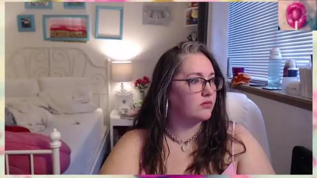 Image 4 of xxstrawberryjanexx Stream on Chaturbate on 12 months ago