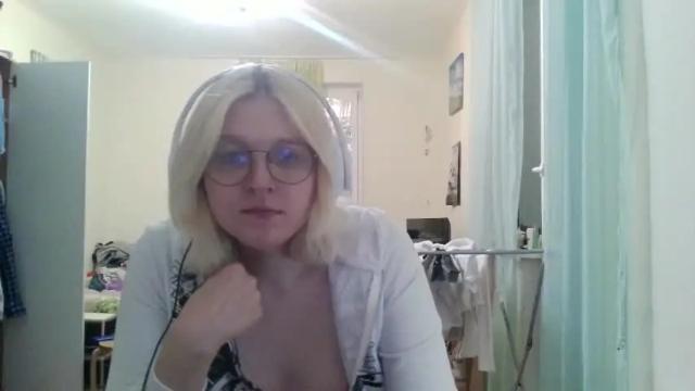 Image 12 of xxx_pretty_xxx Stream on Chaturbate on 16 months ago