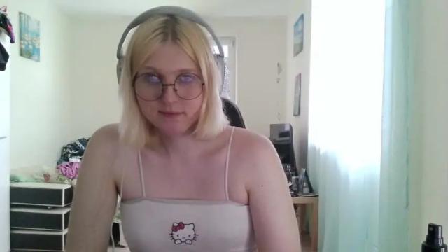 Thumbnail 1, xxx_pretty_xxx's Stream at Chaturbate, 14 months ago