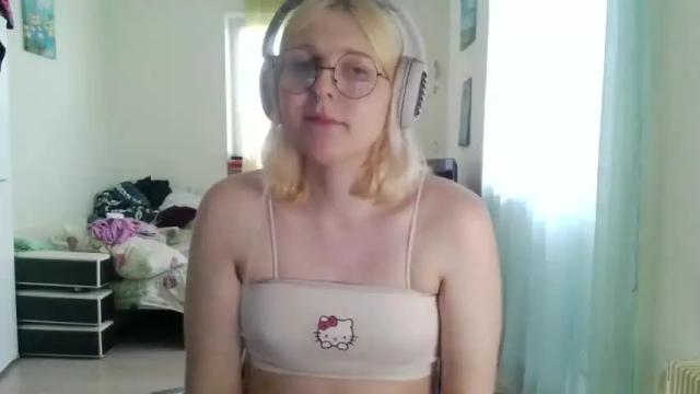 Image 12 of xxx_pretty_xxx Stream on Chaturbate on 14 months ago