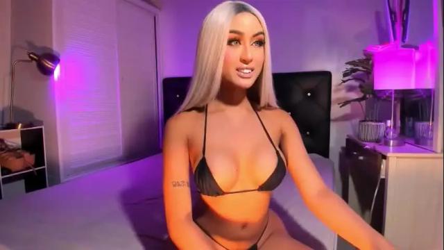 Image 2 of xxxlukyanovaxxx Stream on Chaturbate on 16 months ago