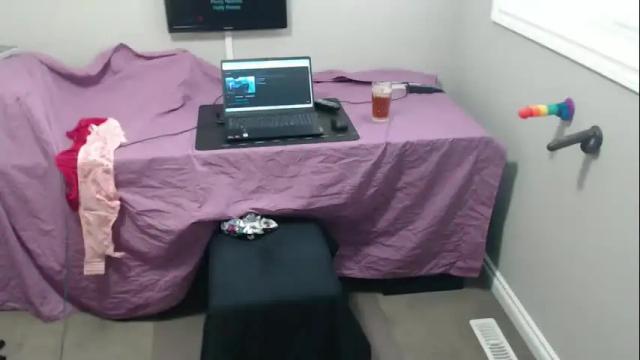 Image 7 of xxxxbrad Stream on Chaturbate on 7 months ago