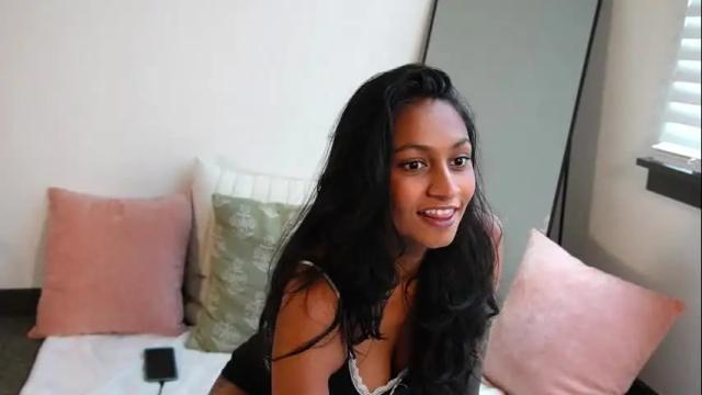 Image 4 of xzaramx Stream on Chaturbate on 1 month ago