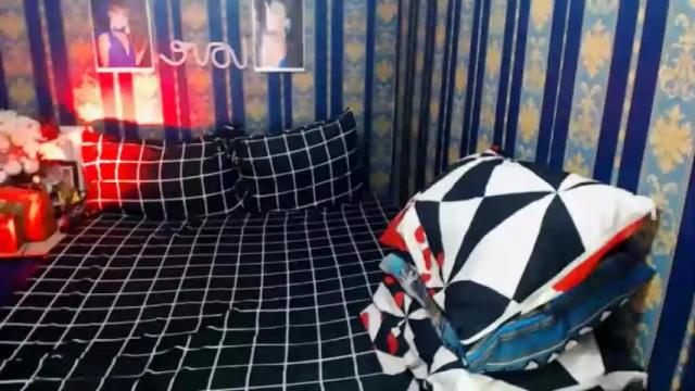 Image 12 of xzoeyhotyummyx Stream on Chaturbate on 19 months ago