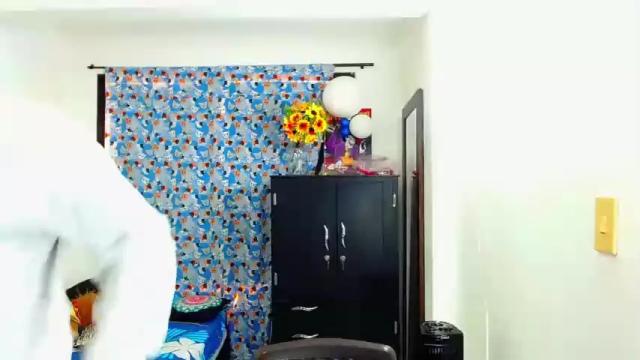 Image 4 of yadhi_deif Stream on Chaturbate on 18 months ago